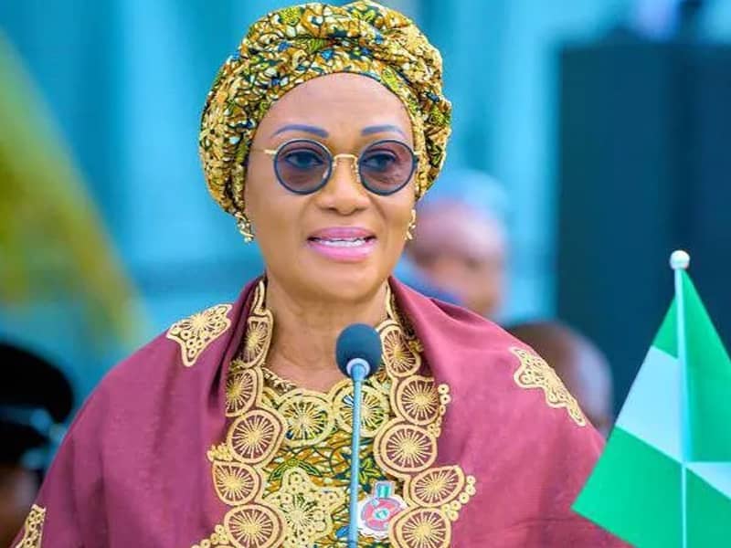 Nigeria’s First Lady’s Visit To The Historic Town Of Akwete, An Unprecedented Gesture Capaple Of Rekindling The Abia Economy.